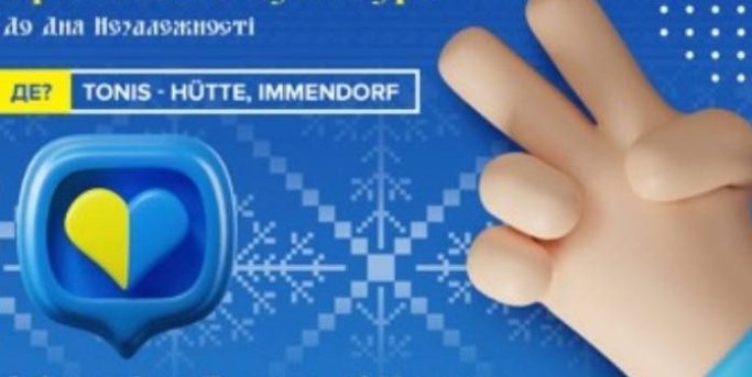 Ein blauer Hintergrund mit einem Händen, die ein Friedenszeichen zeigen, und einem Logo.