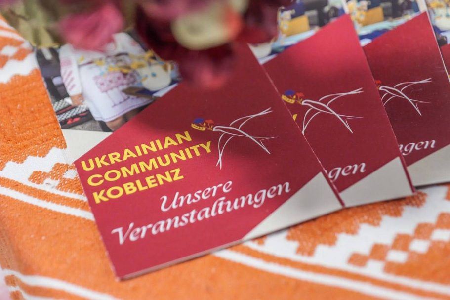 Zur Seite Veranstaltungen Visitenkarten der Ukrainischen Gemeinschaft Koblenz mit Veranstaltungshinweisen.